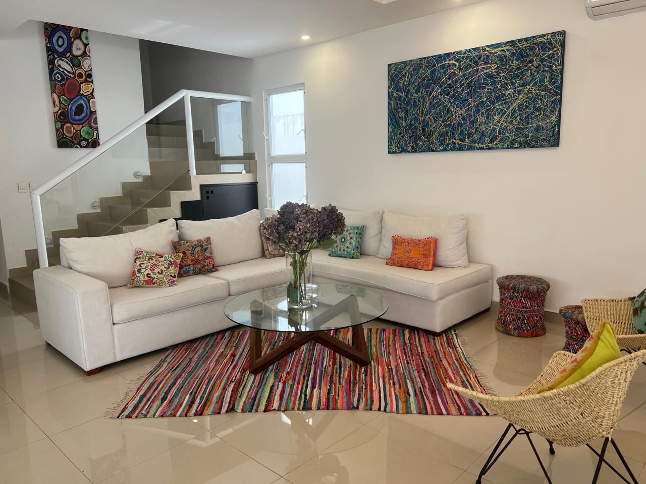 Casa en Residencial Cumbres 4 recamaras 3