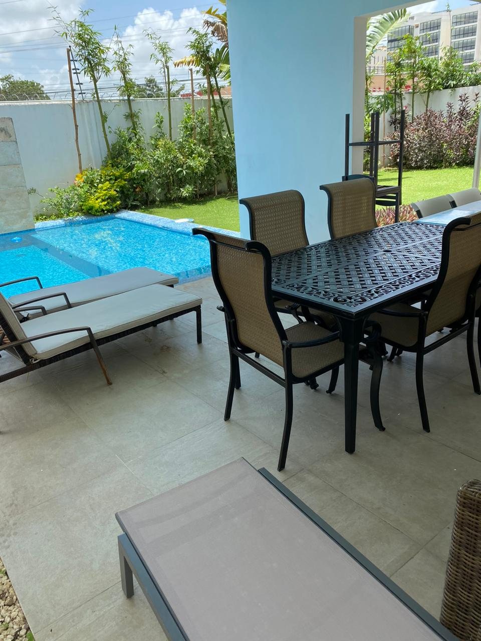 Residencia 4 recámaras en Villa Magna 2