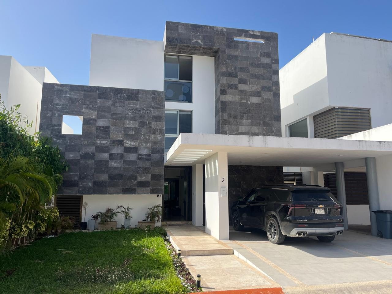 Casa 4 recámaras en Residencial Cumbres