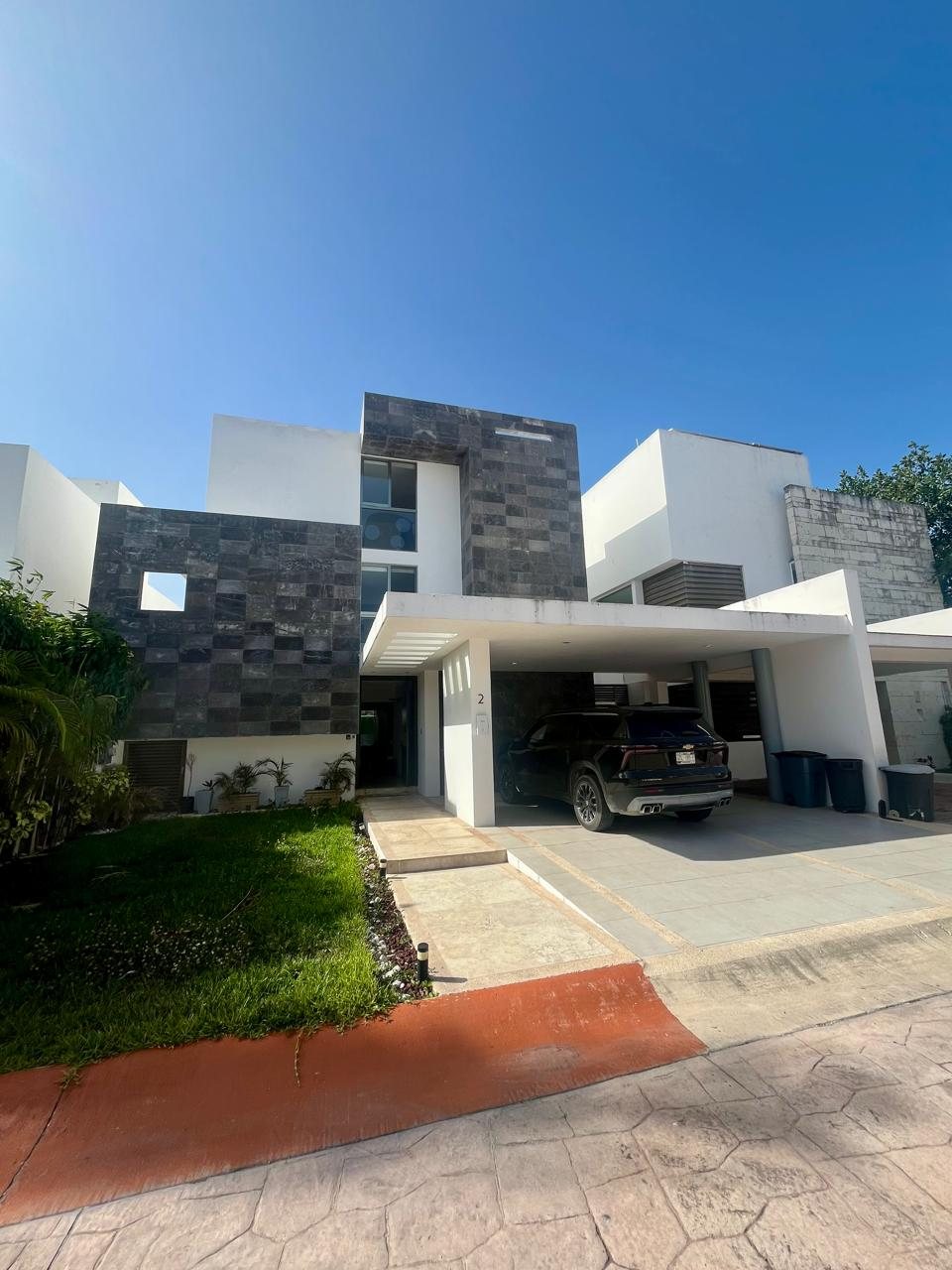 Casa 4 recámaras en Residencial Cumbres 2
